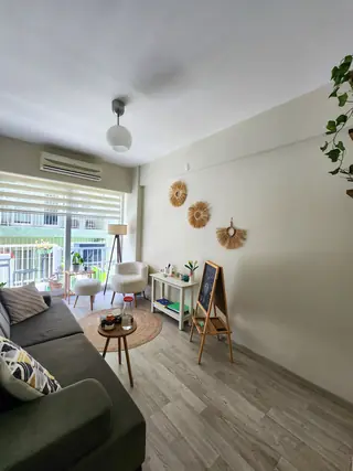 Sirius Psikoloji İzmir görüşme odasından bir görünüm